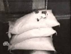 318860